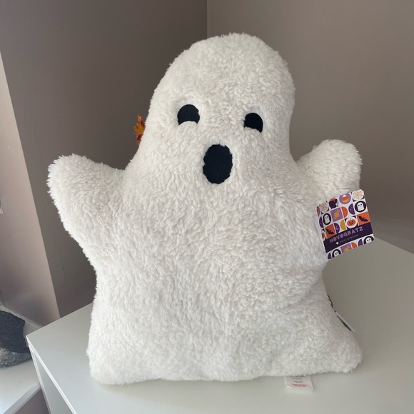 NWT Viral ghost pillow - Picture 1 of 3